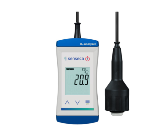 Kannettava ECO Line kaasuanalysaattori ja sen näyttö